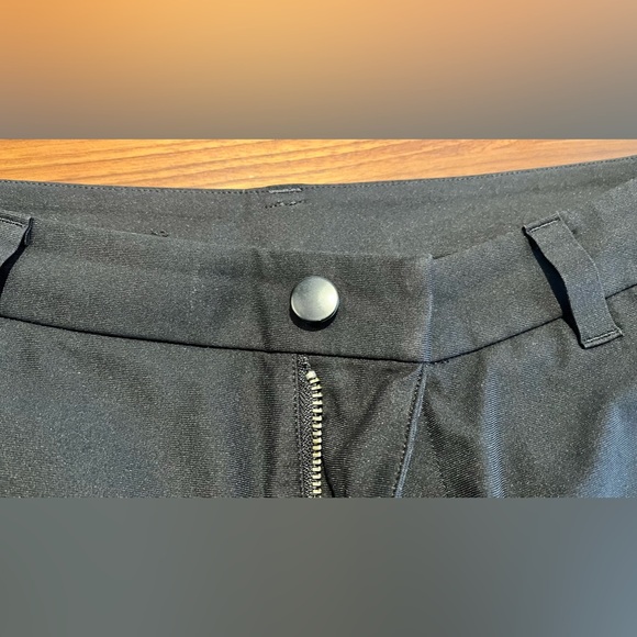 Lululemon Commission shorts black 32 length 9” - Picture 2 of 6